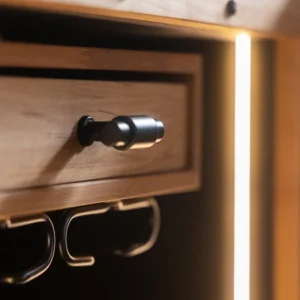 WeinZeit — Ein Reisekoffer aus dem 20. Jahrhundert, der zum Weinschrank wurde.